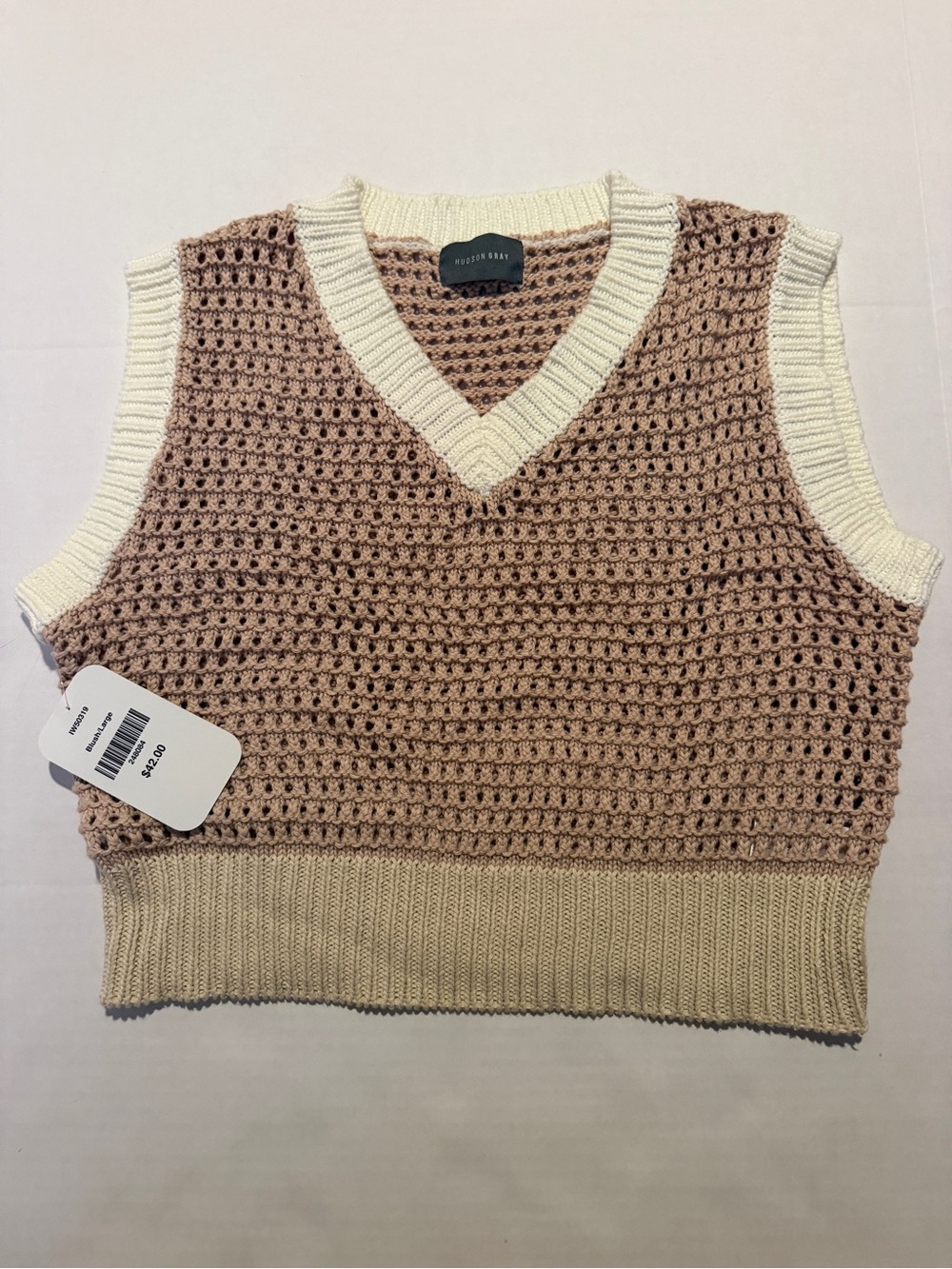 Crochet Knit V-Neck Sweater Vest in blush/white/tan